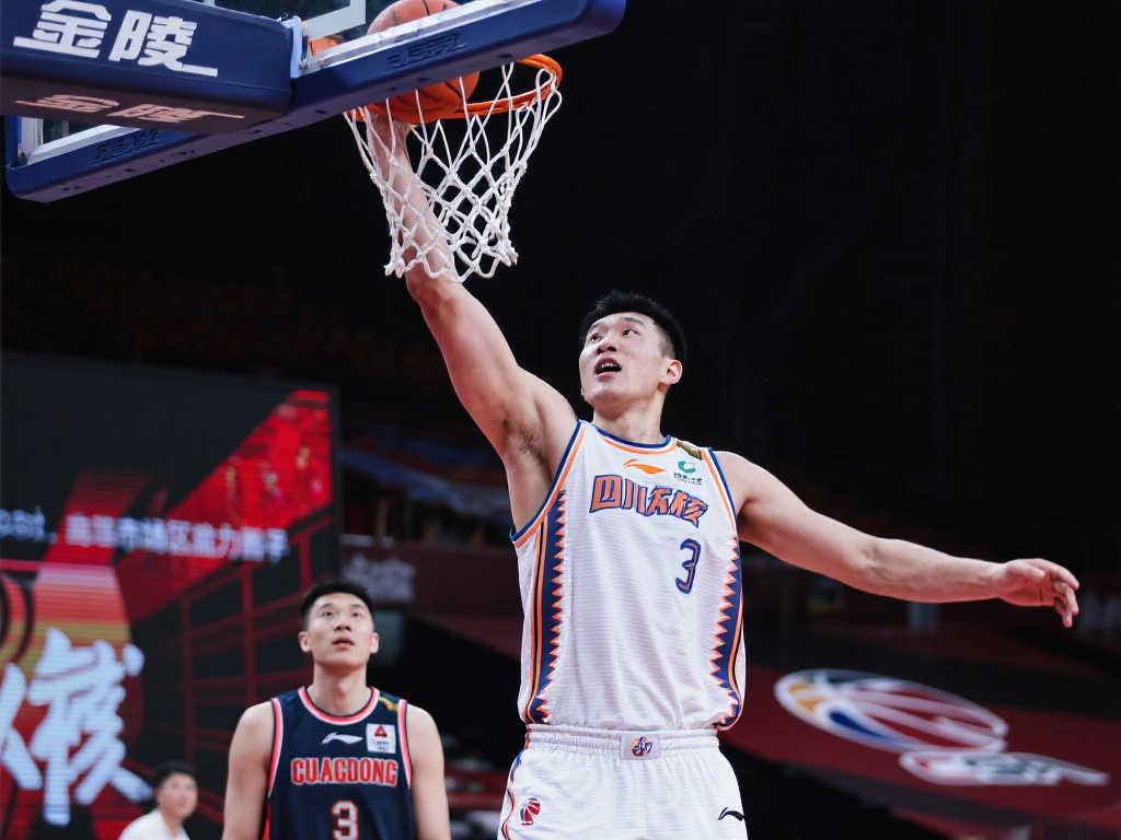 个备受瞩目 个备受瞩目